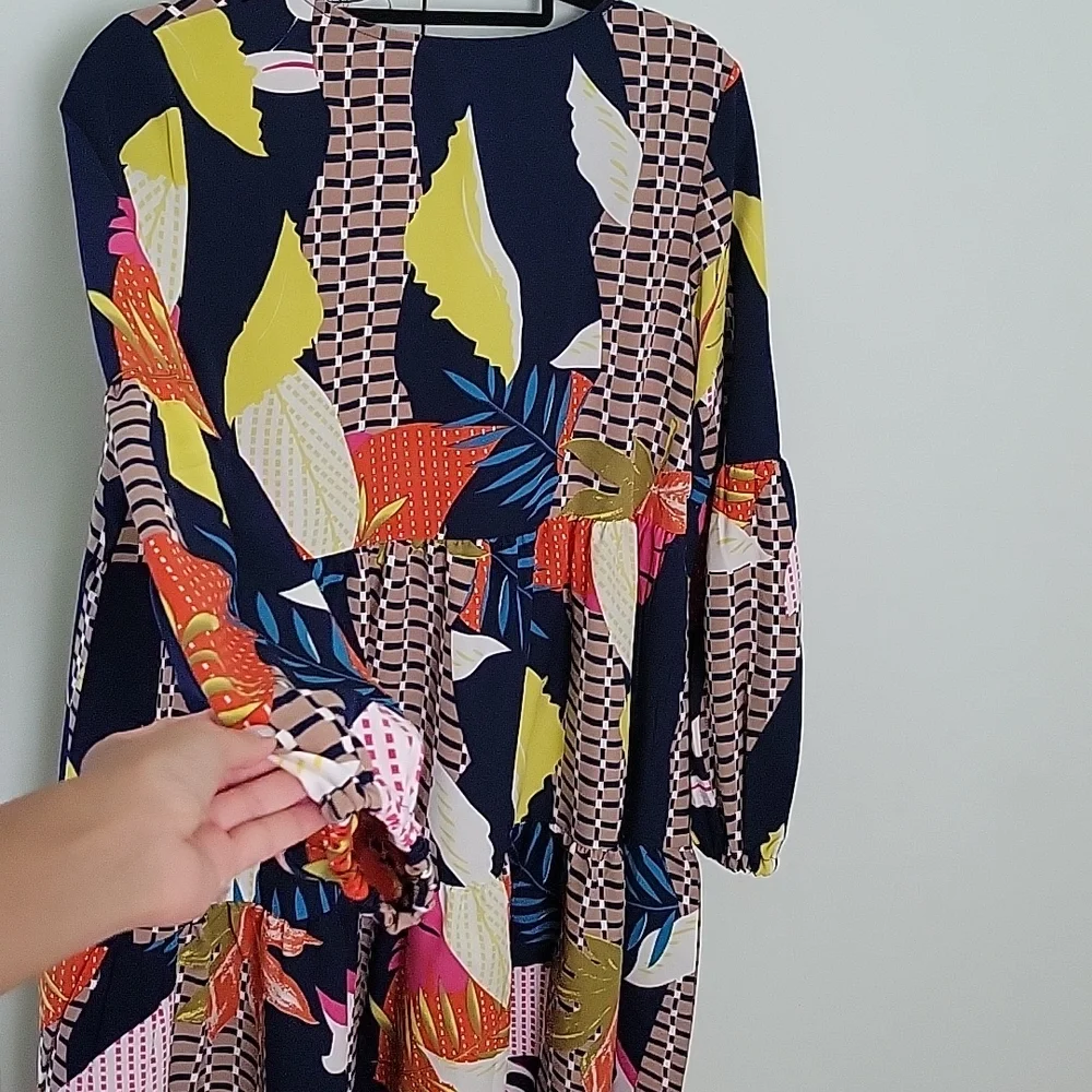 Dress - Picture 3 of 4